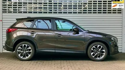Bruin Occasion 2017 Mazda CX-5 SUV | € 20.950 (Eerlijke prijs)