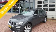 Grijs Gebruikt 2020 VW T-Roc Style SUV | € 19.680 (Eerlijke prijs)