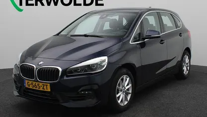 Blauw Gebruikt 2020 BMW 218 Executive Stationwagen | € 22.840 (Goede deal)
