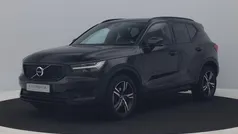 Zwart Gebruikt 2022 Volvo XC40 R-Design SUV | € 35.500 (Eerlijke prijs)