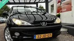 Zwart Gebruikt 2002 Peugeot 206 CC Cabriolet | € 1.699 (Eerlijke prijs)