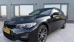 Zwart Gebruikt 2020 BMW 330 Executive Stationwagen | € 22.950 (Eerlijke prijs)