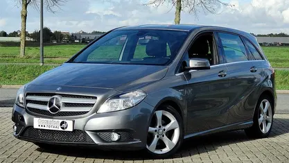 Grijs Occasion 2012 Mercedes B180 Ambition MPV | € 9.950 (Eerlijke prijs)