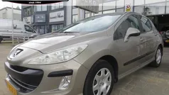 Grijs, metallic lak Gebruikt 2011 Peugeot 308 Hatchback | € 2.900 (Eerlijke prijs)