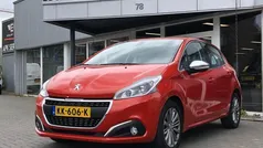 Oranje, metallic lak Gebruikt 2016 Peugeot 208 Hatchback | € 6.450 (Eerlijke prijs)