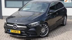 Zwart, metallic lak Gebruikt 2020 Mercedes B180 Premium Plus MPV | € 27.450 (Eerlijke prijs)