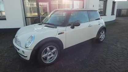 Wit Gebruikt 2004 Mini Cooper Chili Hatchback | € 1.995 (Eerlijke prijs)