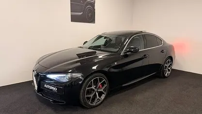 Zwart Occasion 2021 Alfa Romeo Giulia Ti Sedan | € 27.990 (Eerlijke prijs)