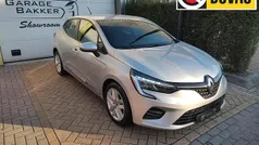 Grijs Gebruikt 2022 Renault Clio V Zen Hatchback | € 12.995 (Super prijs)