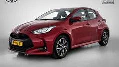 Rood Gebruikt 2022 Toyota Yaris Hybrid Hatchback | € 19.945 (Eerlijke prijs)