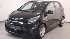Zwart (metallic) Gebruikt 2022 Kia Picanto Comfort Hatchback | € 13.439 (Eerlijke prijs)