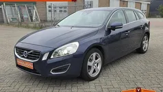 Blauw Gebruikt 2011 Volvo V60 Summum Stationwagen | € 8.195 (Eerlijke prijs)