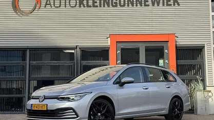 Grijs Occasion 2022 VW Golf VIII Life Stationwagen | € 20.950 (Eerlijke prijs)