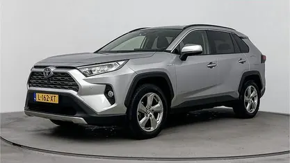 Zircon silver metallic (licht zilver metallic) Gebruikt 2021 Toyota RAV4 Style SUV | € 30.995 (Goede deal)