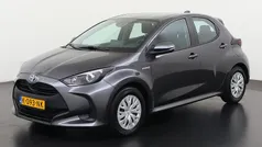 Grijs Gebruikt 2021 Toyota Yaris Hybrid Active Hatchback | € 19.190 (Eerlijke prijs)