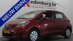 Rood Gebruikt 2013 Toyota Yaris Hatchback | € 9.445 (Eerlijke prijs)