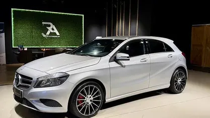 Grijs Gebruikt 2012 Mercedes A180 Ambition Hatchback | € 9.950 (Eerlijke prijs)