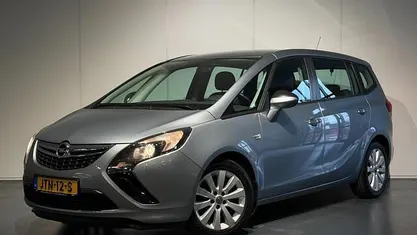 Grijs Occasion 2015 Opel Zafira Tourer MPV | € 7.850 (Eerlijke prijs)