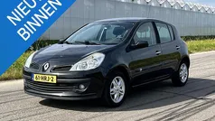 Zwart Gebruikt 2009 Renault Clio II Dynamique Hatchback | € 2.450 (Eerlijke prijs)