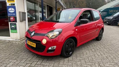 Rood Gebruikt 2013 Renault Twingo Hatchback | € 3.950 (Eerlijke prijs)