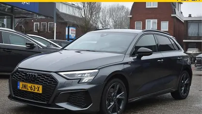 Grijs Occasion 2026 Audi A3 Sportback e-tron Advanced Hatchback | € 30.950 (Eerlijke prijs)