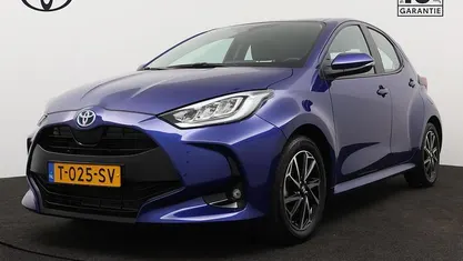 Blauw Gebruikt 2023 Toyota Yaris Hybrid Hatchback | € 23.485 (Eerlijke prijs)
