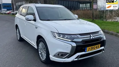 Wit Gebruikt 2020 Mitsubishi Outlander Intense SUV | € 18.450 (Goede deal)