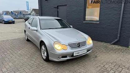 Grijs Gebruikt 2004 Mercedes C180 Coupé | € 1.950 (Goede deal)