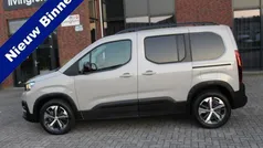 Beige, metallic lak Gebruikt 2022 Peugeot Rifter GT MPV | € 32.950 (Eerlijke prijs)