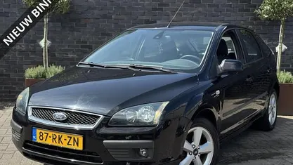Occasion Ford Focus Ambiente 101 PK (74 kW) 2005 Zwart Hatchback