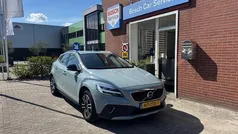 Blauw Gebruikt 2017 Volvo V40 CC Stationwagen | € 14.999 (Eerlijke prijs)