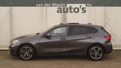 Grijs, metallic lak Gebruikt 2021 BMW 118 Executive Hatchback | € 20.900 (Eerlijke prijs)