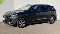 Grijs, metallic lak Gebruikt 2022 Kia Niro SUV | € 23.985 (Super prijs)