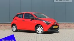 Rood Gebruikt 2019 Toyota Aygo Hatchback | € 6.990 (Super prijs)