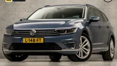 Blauw Gebruikt 2017 VW Passat GTE Stationwagen | € 19.945 (Eerlijke prijs)