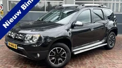 Zwart, metallic lak Gebruikt 2016 Dacia Duster Lauréate SUV | € 12.500 (Eerlijke prijs)