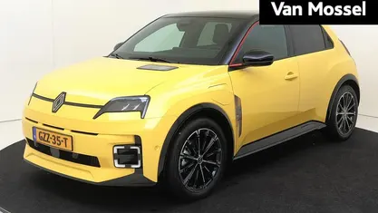 Gebruikt 2024 Renault R5 Iconic Hatchback | € 32.940 (Eerlijke prijs)