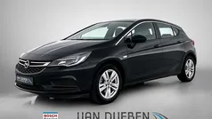 Zwart Gebruikt 2018 Opel Astra Business Hatchback | € 10.950 (Goede deal)