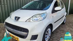 Wit Gebruikt 2010 Peugeot 107 Urban Move Hatchback | € 2.890 (Eerlijke prijs)