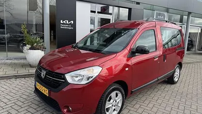 Occasion Dacia Dokker Comfort 131 PK (96 kW) 2020 Rood MPV