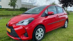 Rood Gebruikt 2017 Toyota Yaris Comfort Hatchback | € 9.999 (Eerlijke prijs)