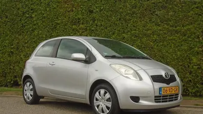 Zilver Gebruikt 2007 Toyota Yaris Sol Hatchback | € 3.450 (Eerlijke prijs)