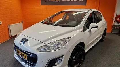 Wit (metallic) Occasion 2011 Peugeot 308 GTi Hatchback | € 4.450 (Eerlijke prijs)