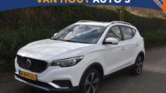 Wit Gebruikt 2019 MG ZS Luxury Sedan | € 13.450 (Eerlijke prijs)