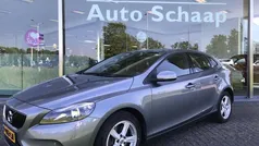 Grijs Gebruikt 2018 Volvo V40 Momentum Stationwagen | € 17.750 (Eerlijke prijs)