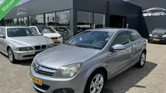 Grijs Gebruikt 2005 Opel Astra GTC Sport Hatchback | € 1.950 (Goede deal)