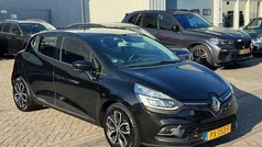 Zwart Gebruikt 2017 Renault Clio IV Life Hatchback | € 5.790 (Eerlijke prijs)