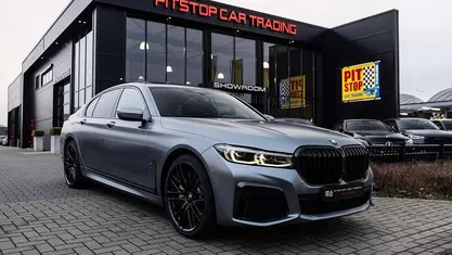 Grijs Gebruikt 2020 BMW 745e M Sport Sedan | € 47.450 (Eerlijke prijs)
