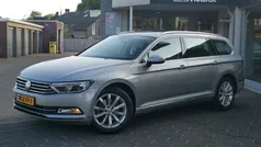 Grijs Gebruikt 2017 VW Passat Highline Stationwagen | € 19.950 (Eerlijke prijs)