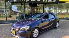 Blauw, metallic lak Gebruikt 2018 Mercedes A180 Business Hatchback | € 17.950 (Eerlijke prijs)